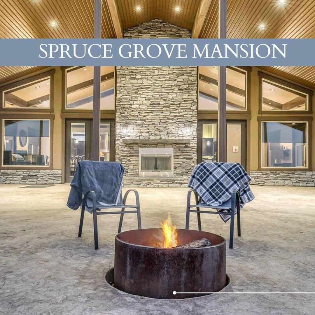 Luxurious Modern 11-Bed Home Private 136 Acres Spruce Grove Exterior photo